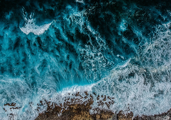 Bonaire Breaking Surf  /  © Ruud Bloemhof